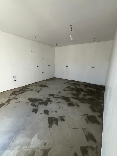 Ratissage et ponçage terminé - vue nord-ouest de la cuisine