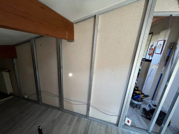 Ossature métallique pour doublage de la cloison